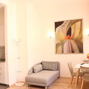 Flowers Hotel apartamentowy Praga